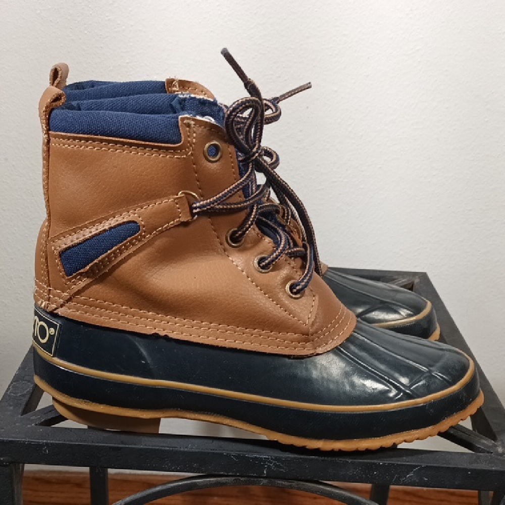 EUC Women's Size 6 Sporto Stylish Tan and Blue Ankle Duck Boots